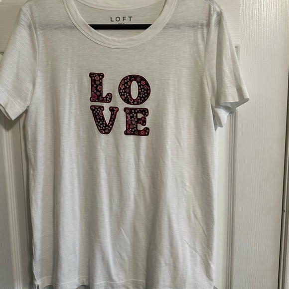 LOFT Tops - LOFT White Tee with Pink LOVE Design Size Medium